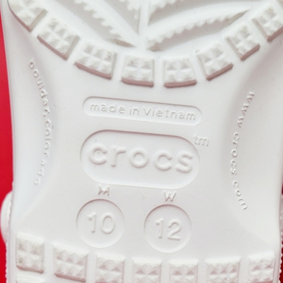 CROCS Rainbow Pride Black Toe Unisex Classic Clogs size Men's 10 / Women's 12 - Picture 11 of 11